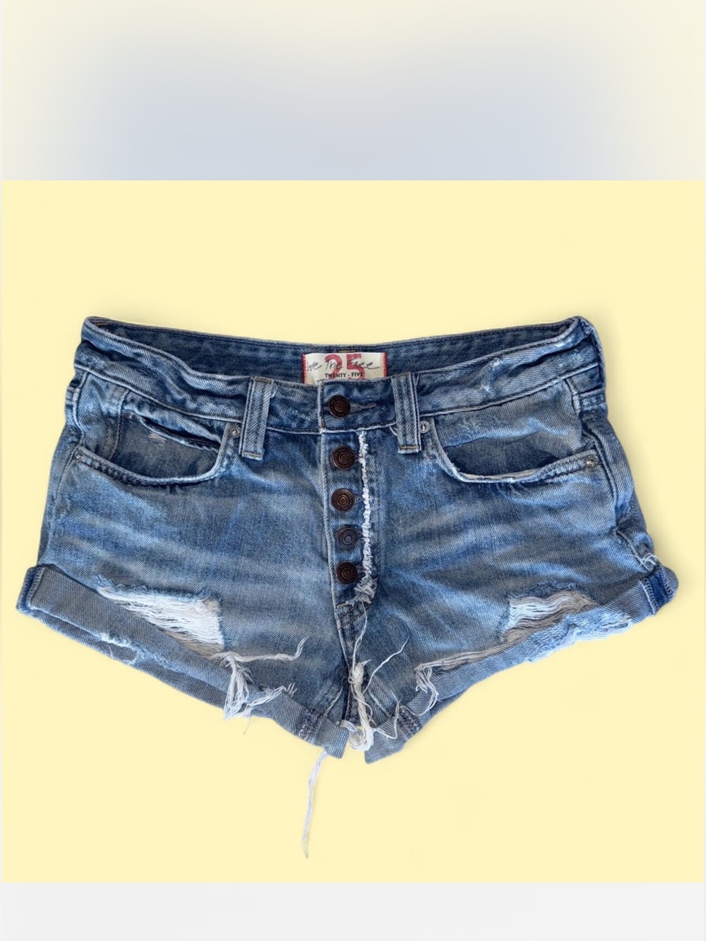 Size 25 Vintage We The Free Distressed l Blue Denim Button-Front Shorts